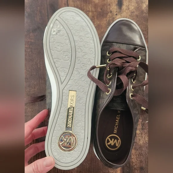 MICHAEL by Michael Kors City Sneakers Brown. Size 7.5 New whit out box. - Picture 9 of 11